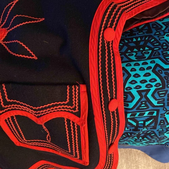 Magnificent Guatemalan Hand made cape, size M Navy and Red, lined. - Picture 3 of 6